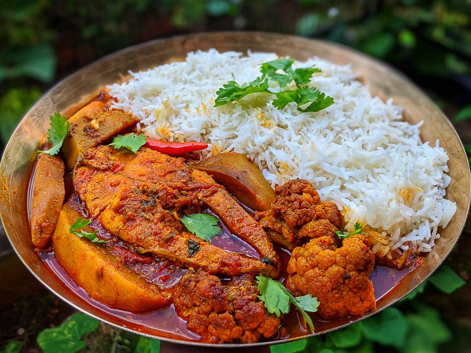 Kolkata Food: 20 Best Dishes We Can't Live Without - The Strong Traveller